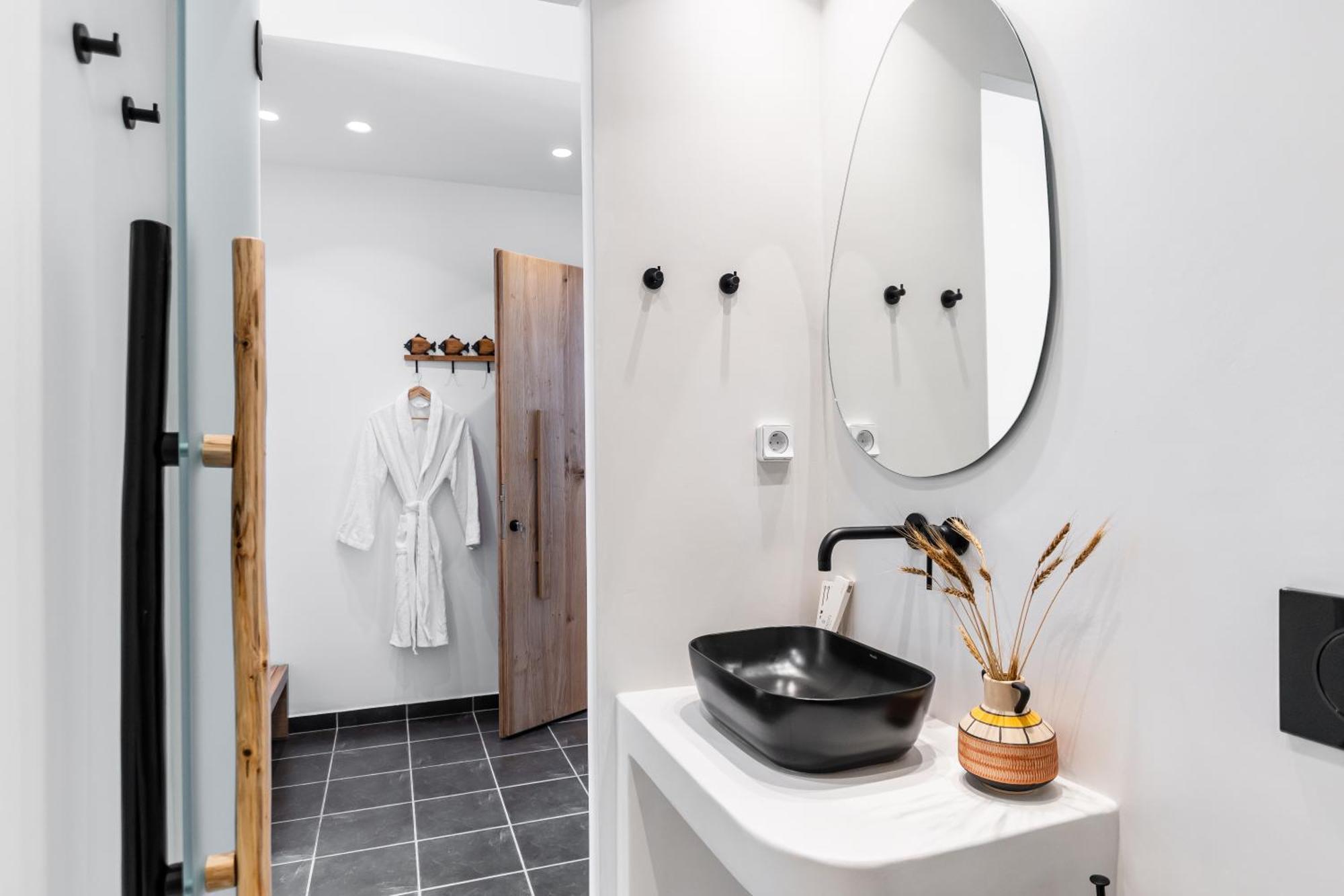 Fleria Seaview Suites Naxos City Exterior photo