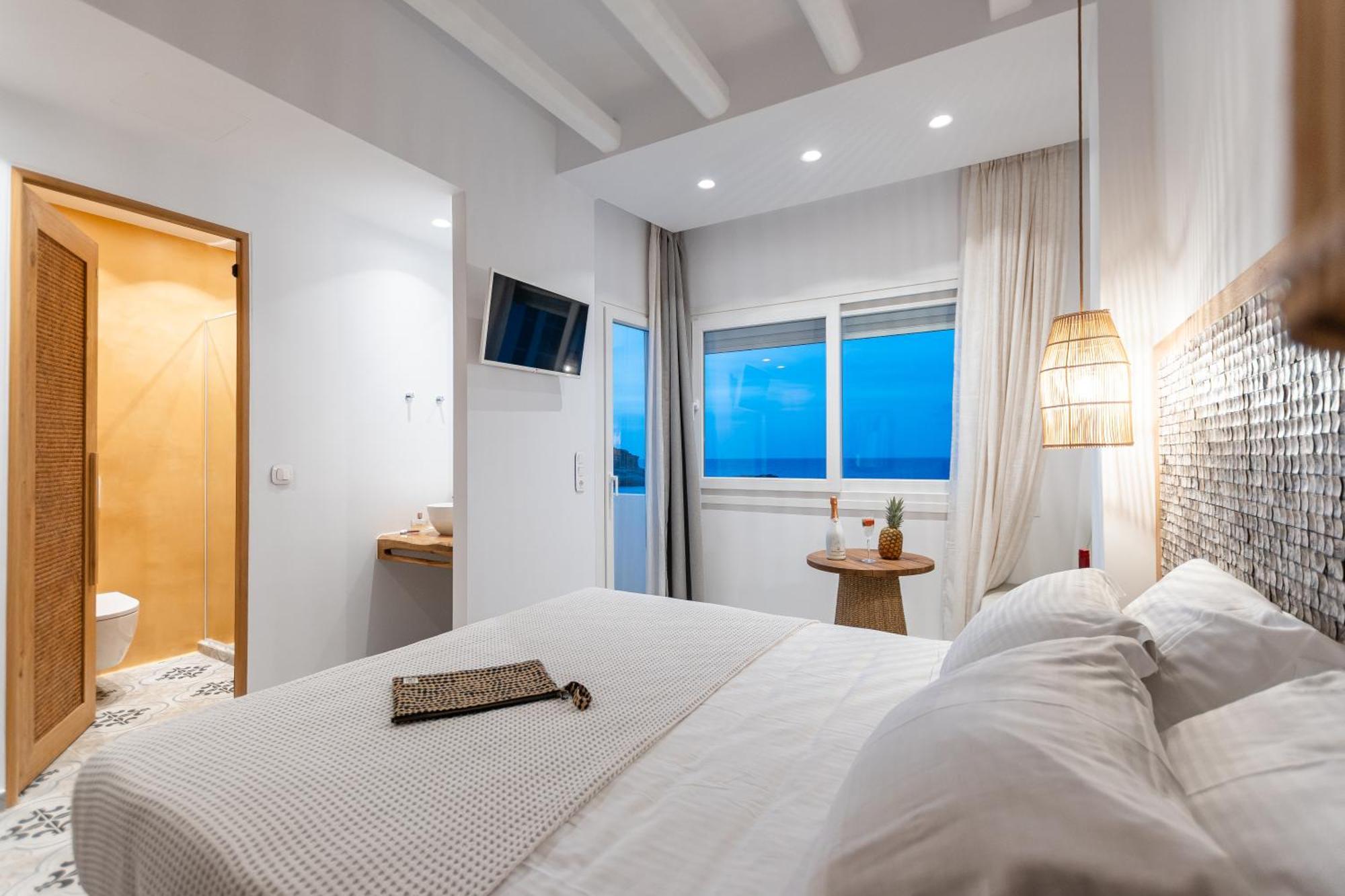 Fleria Seaview Suites Naxos City Exterior photo