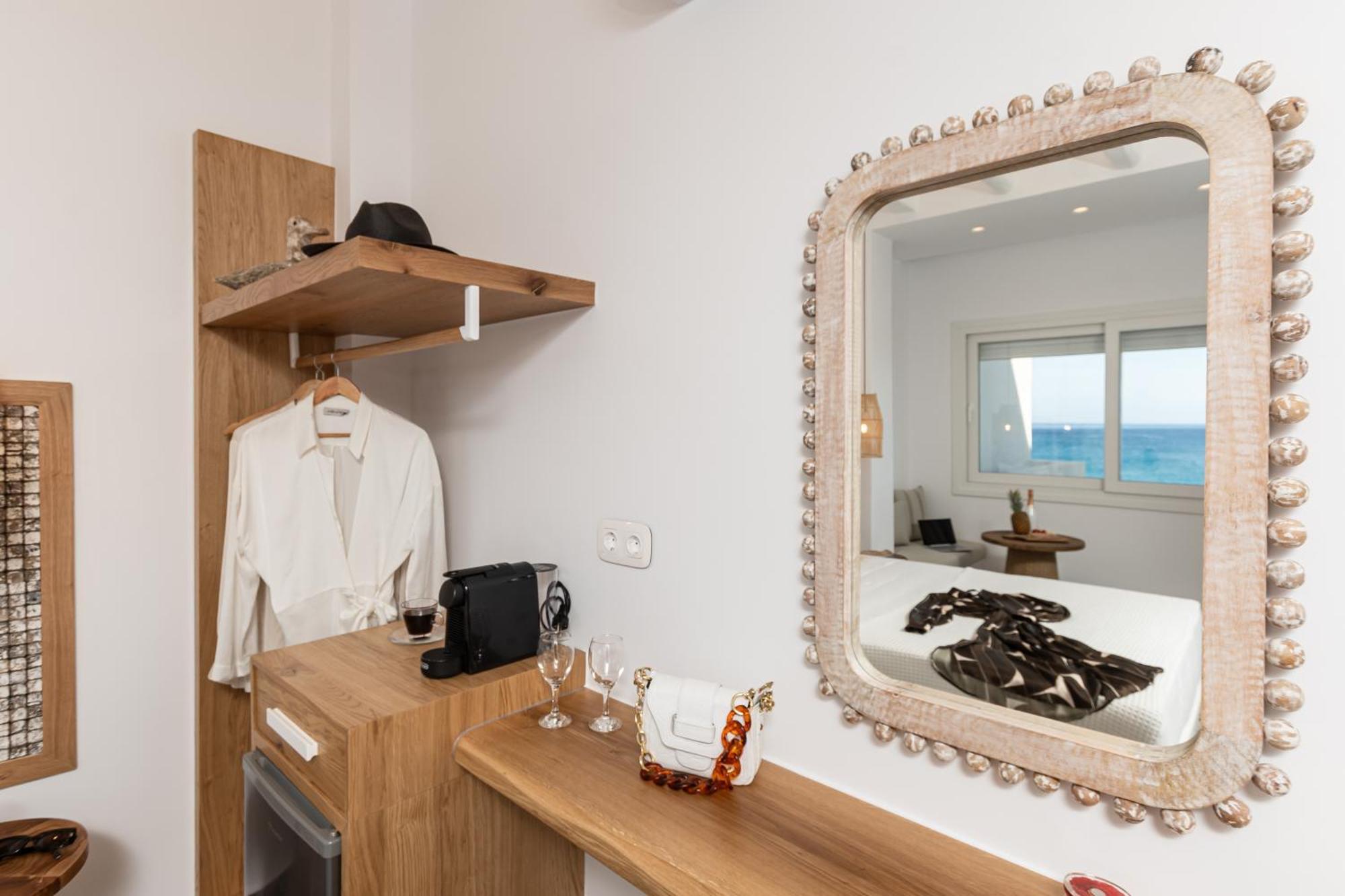 Fleria Seaview Suites Naxos City Exterior photo