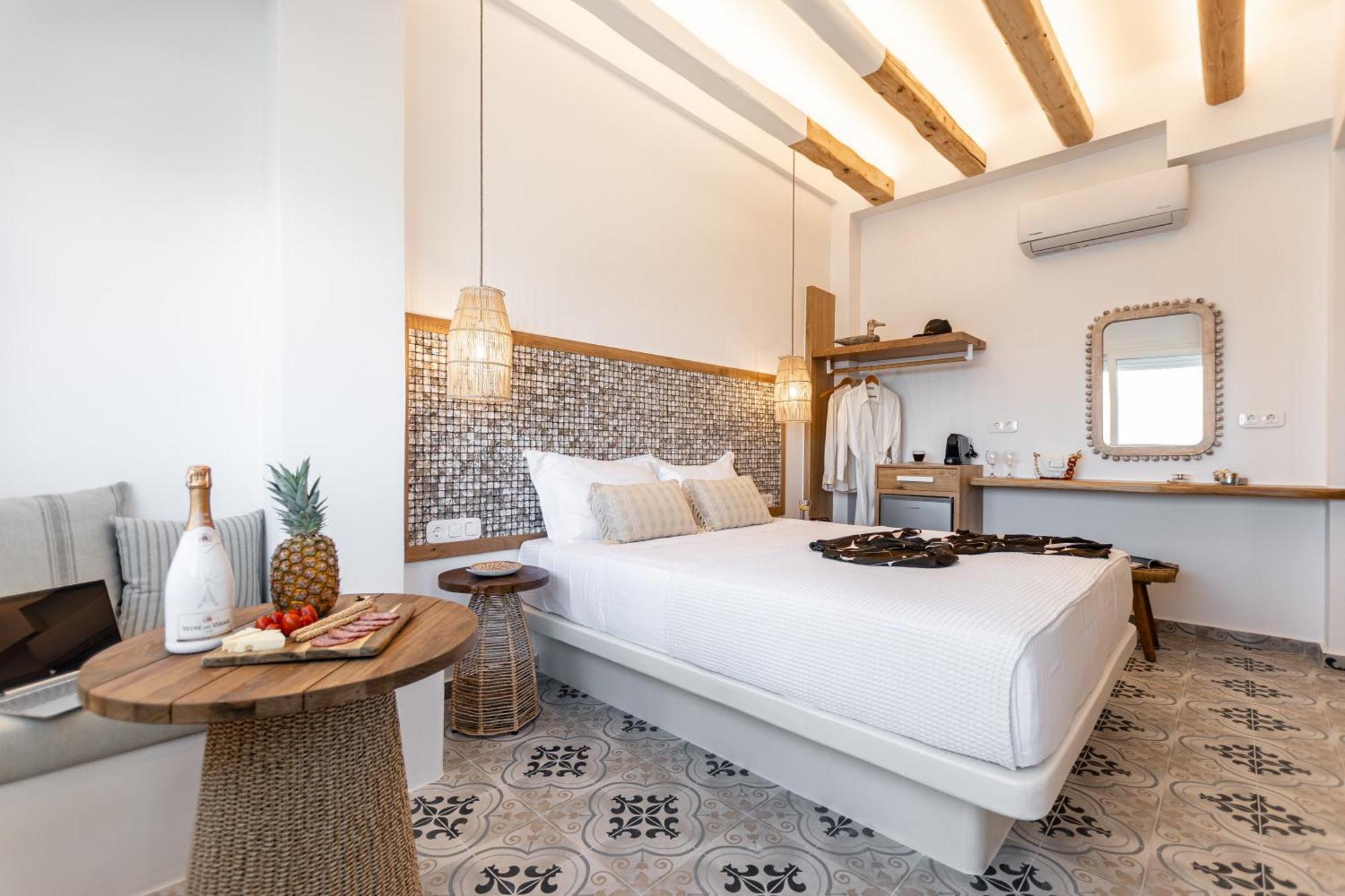 Fleria Seaview Suites Naxos City Exterior photo
